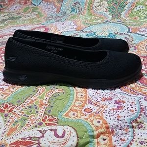 Sketchers GoLite flats